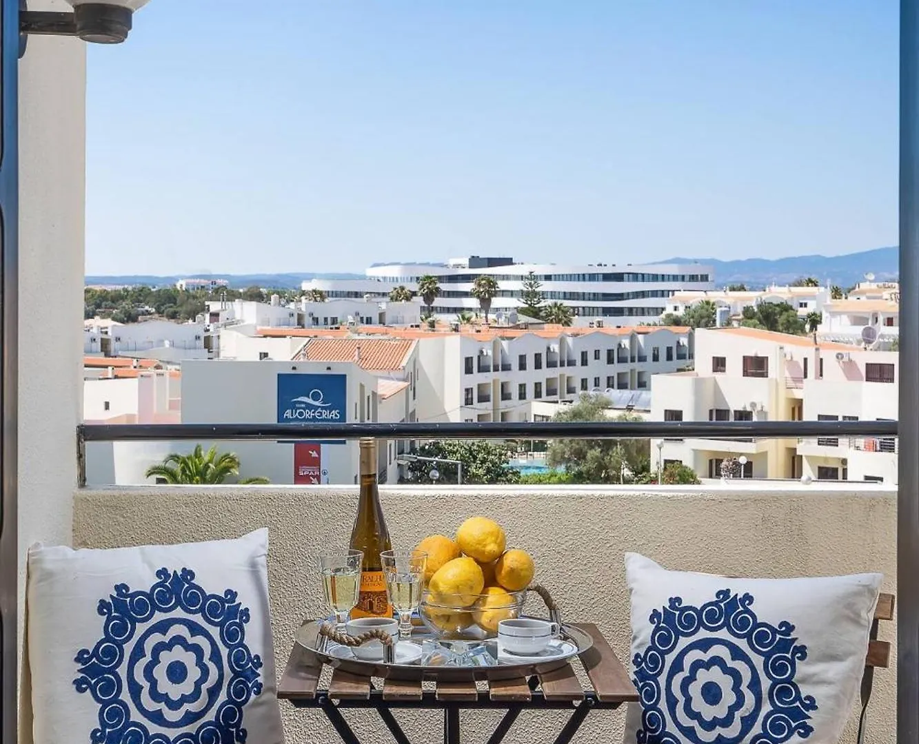 Alvor Apt 2 bedrooms AC&Pools near town&beach sleeps 6