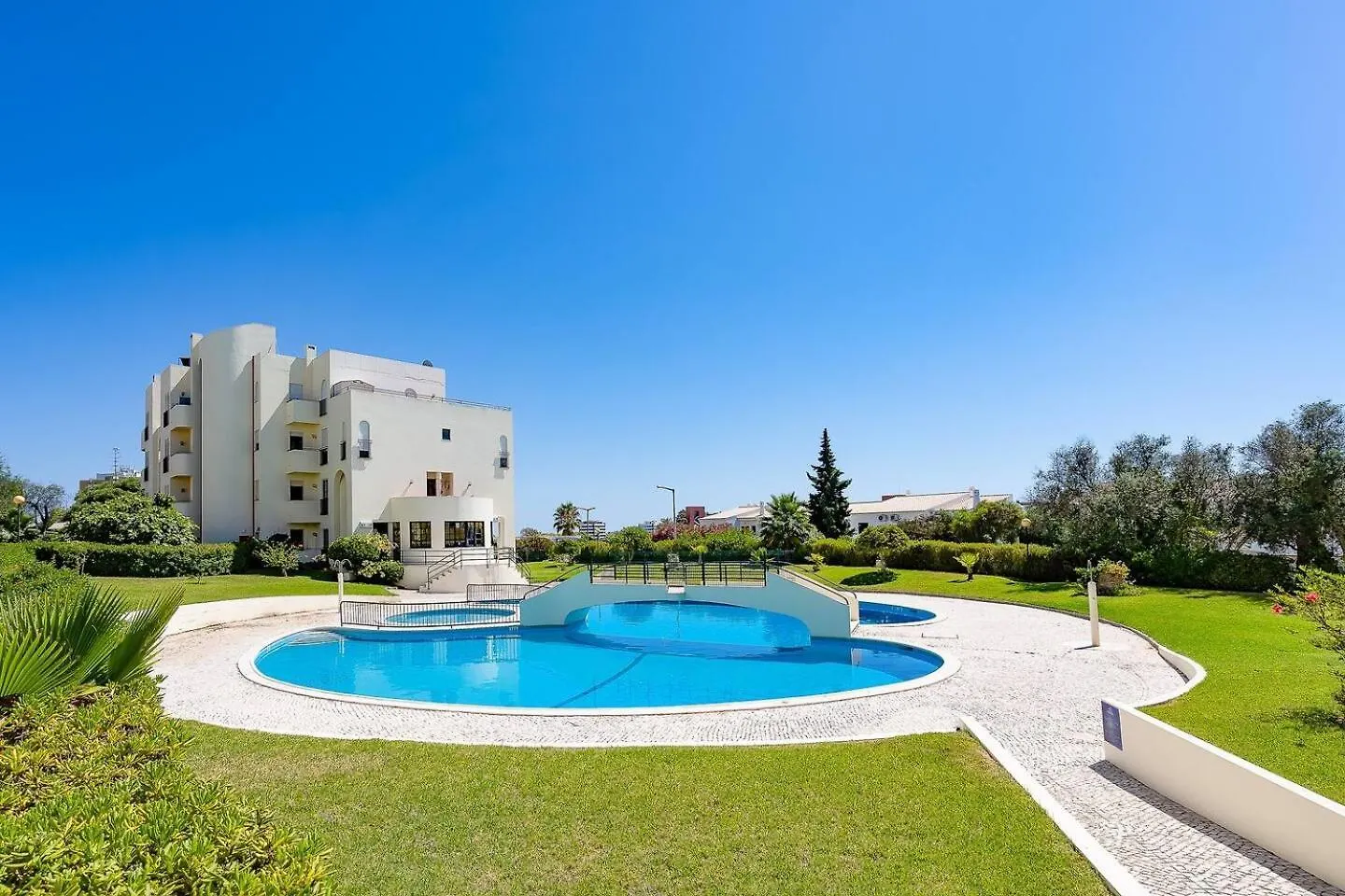 Appartement Alvor Apt 2 bedrooms AC&Pools near town&beach sleeps 6 Portugal
