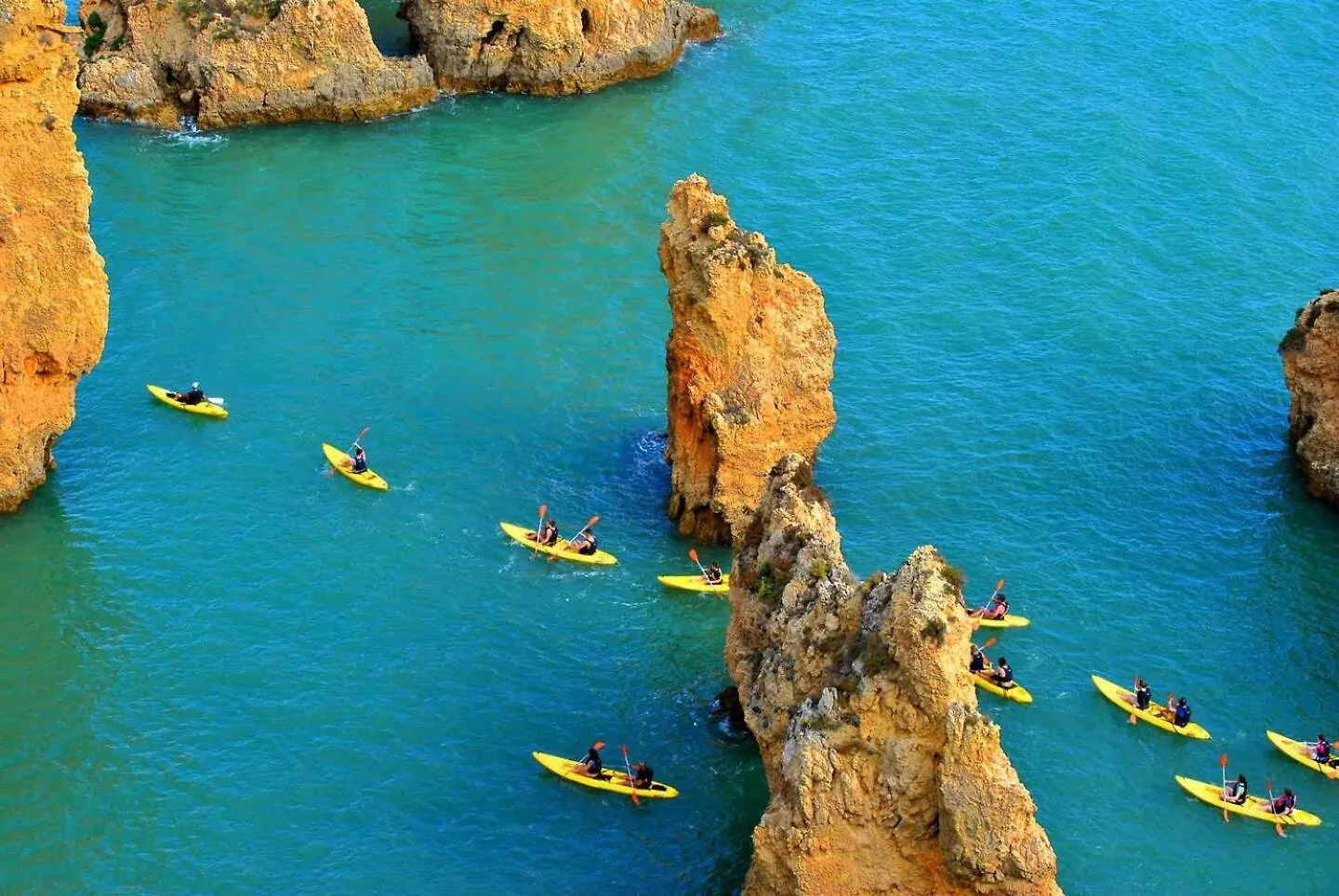 Alvor Apt 2 bedrooms AC&Pools near town&beach sleeps 6 0*,  Portugal
